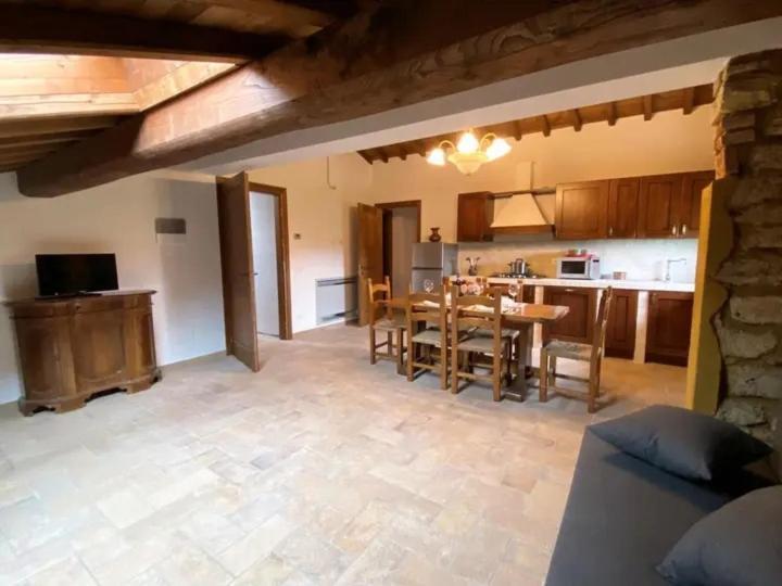Podere La Querciola กวาร์ดิสตัลโล ภายนอก รูปภาพ