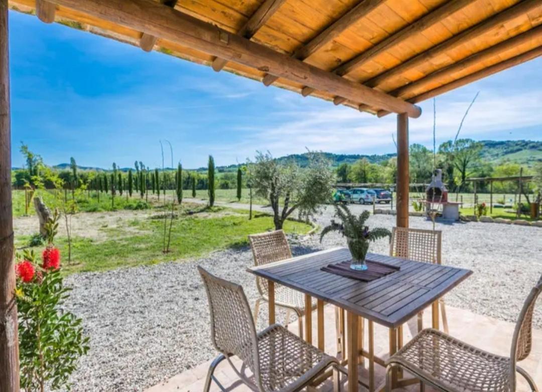 Podere La Querciola กวาร์ดิสตัลโล ภายนอก รูปภาพ